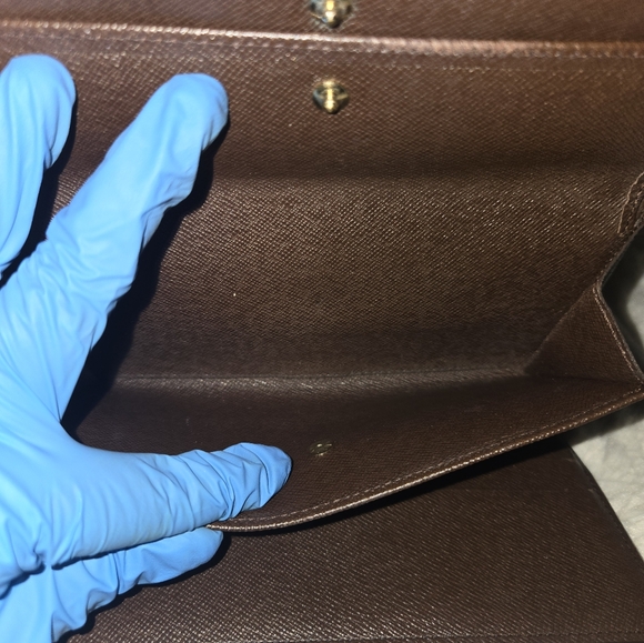 ๐ค Louis Vuitton Damier Ebene Sarah Wallet ๐ค - Picture 11 of 14